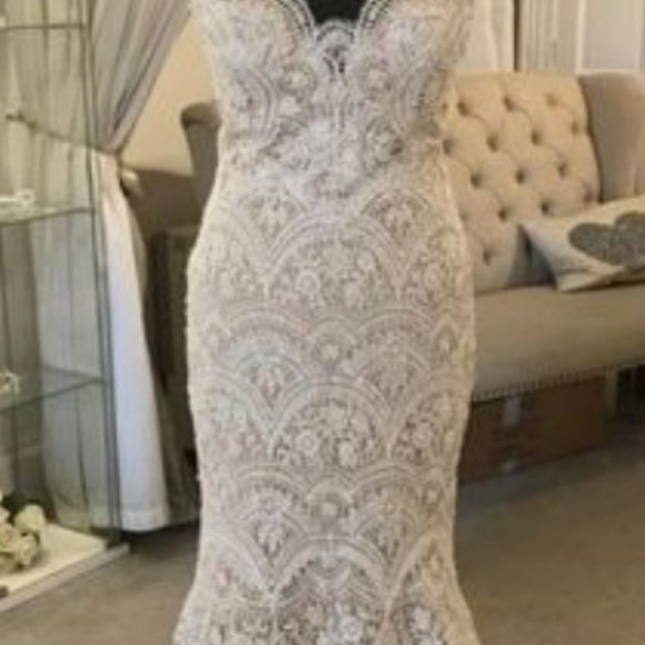 Trumpet Bridal Gown - Picture 4 of 6